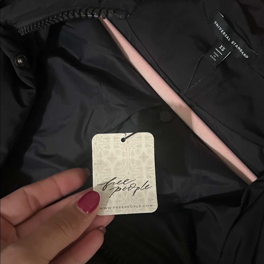 Free people x universal standard Women's Black Puffer Coat - Picture 7 of 7